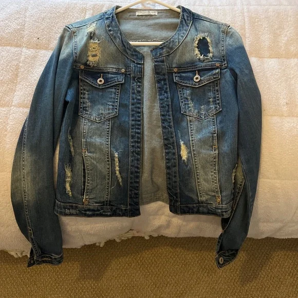 Jean jacket - Picture 1 of 3